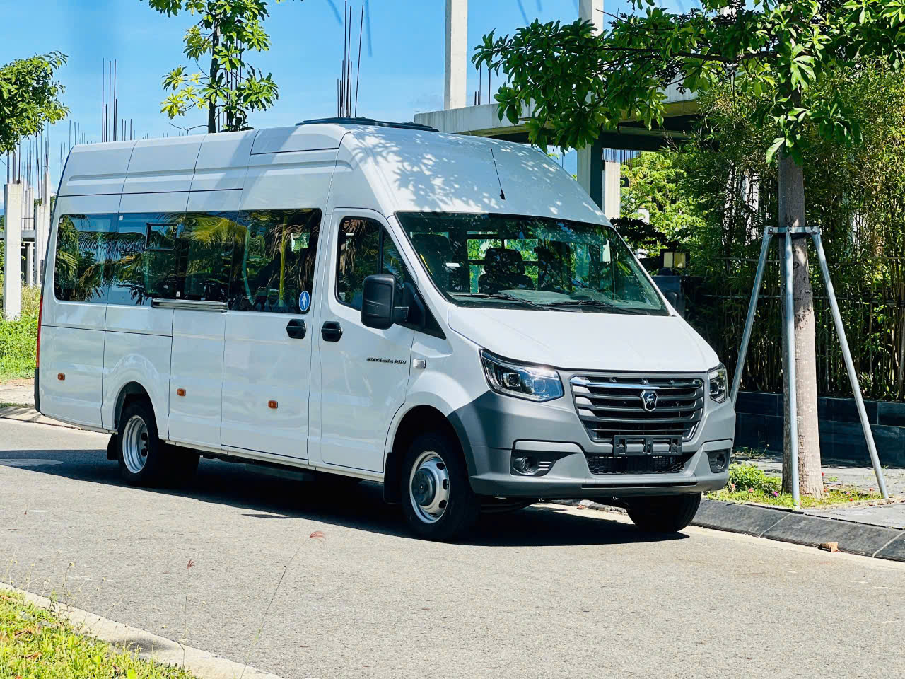 Thuê Xe 19 Chỗ Chạy Hội Nghị: Giải Pháp Vận Chuyển Chuyên Nghiệp Cho Mọi Sự Kiện